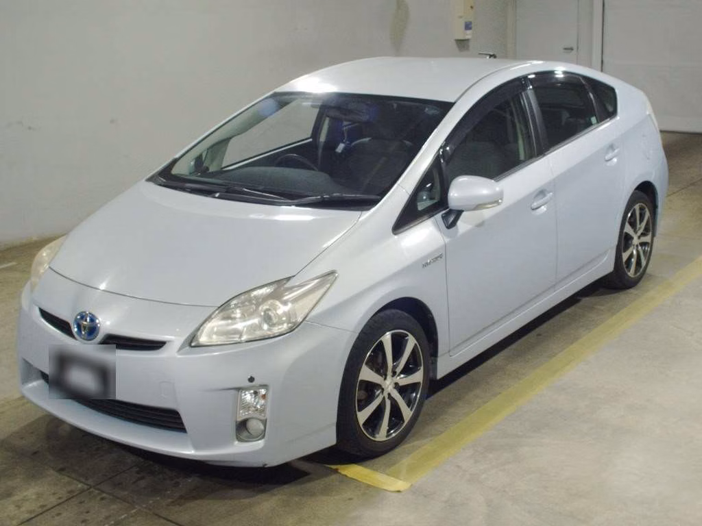 TOYOTA PRIUS