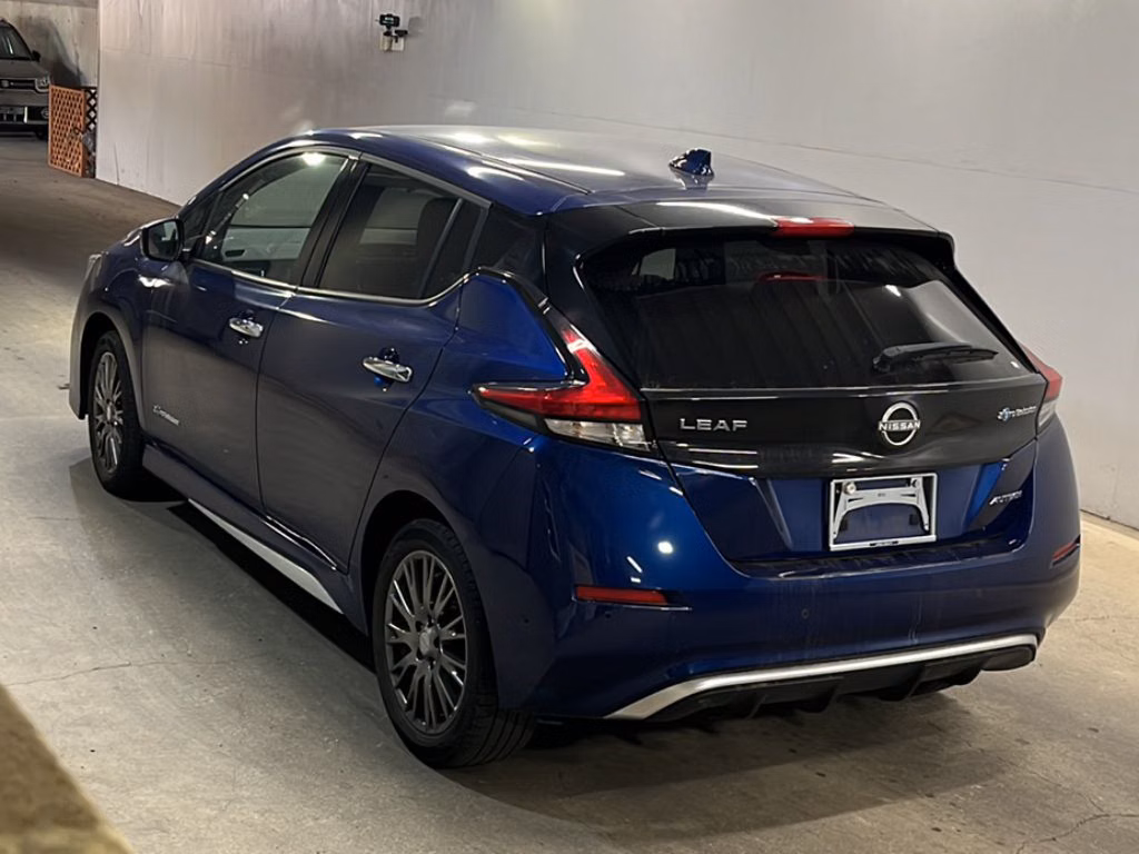 NISSAN LEAF