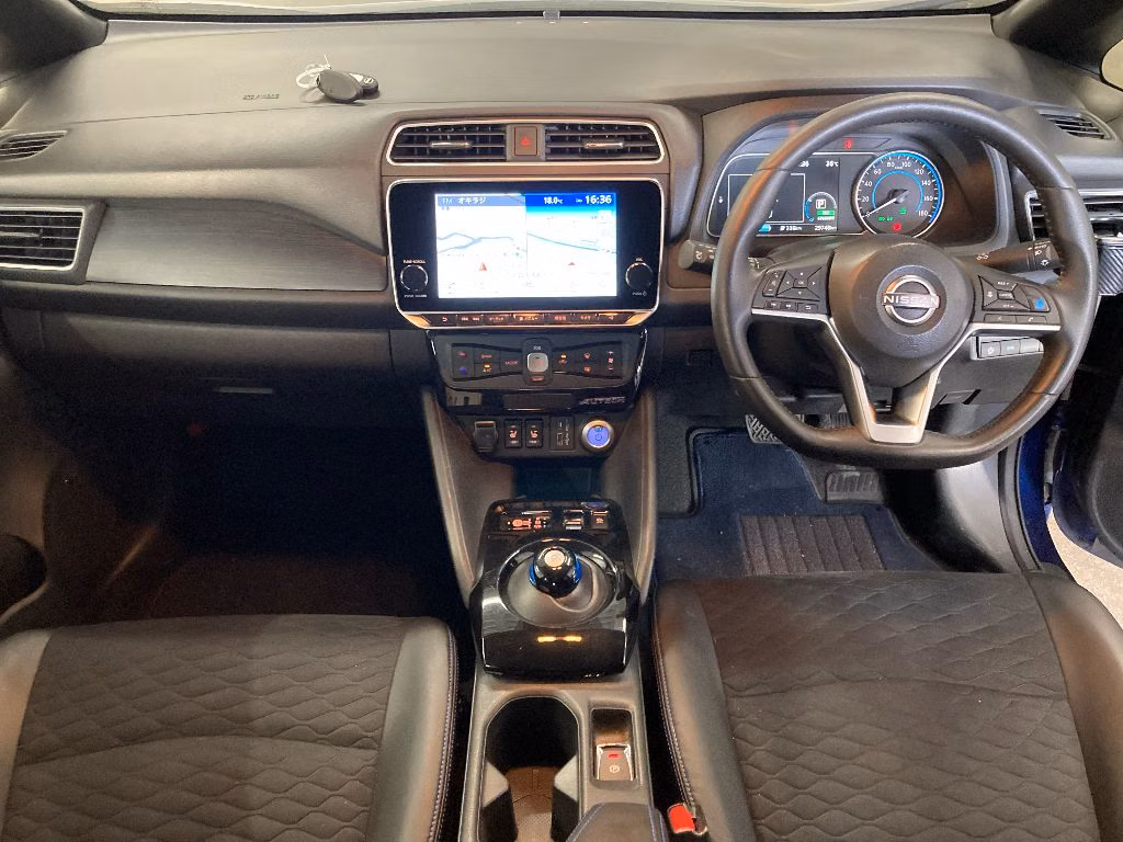 NISSAN LEAF