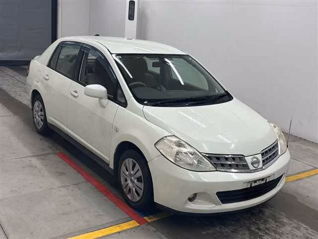 NISSAN TIIDA LATIO