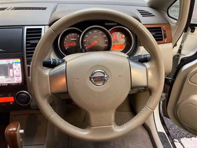 NISSAN TIIDA LATIO