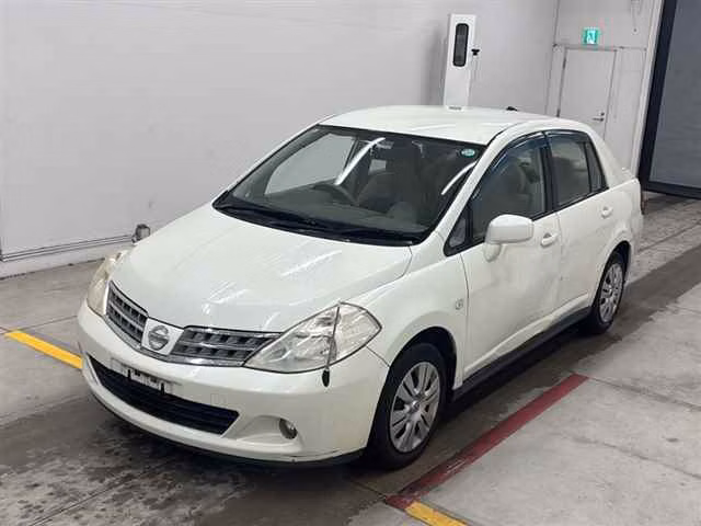 NISSAN TIIDA LATIO