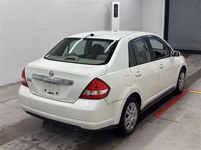 NISSAN TIIDA LATIO