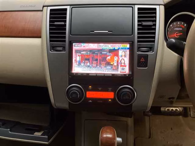 NISSAN TIIDA LATIO