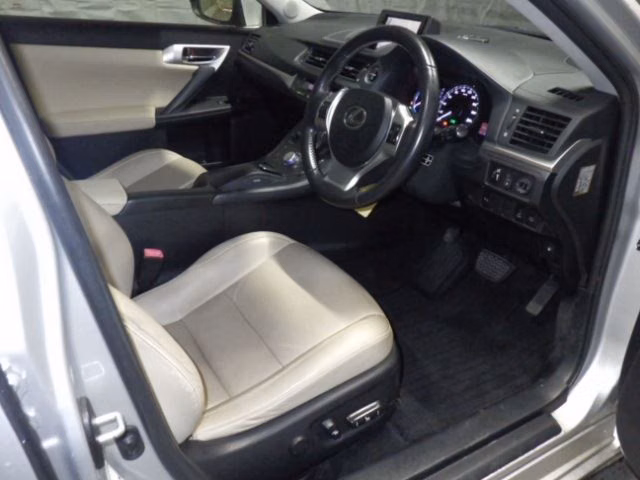 LEXUS CT200H