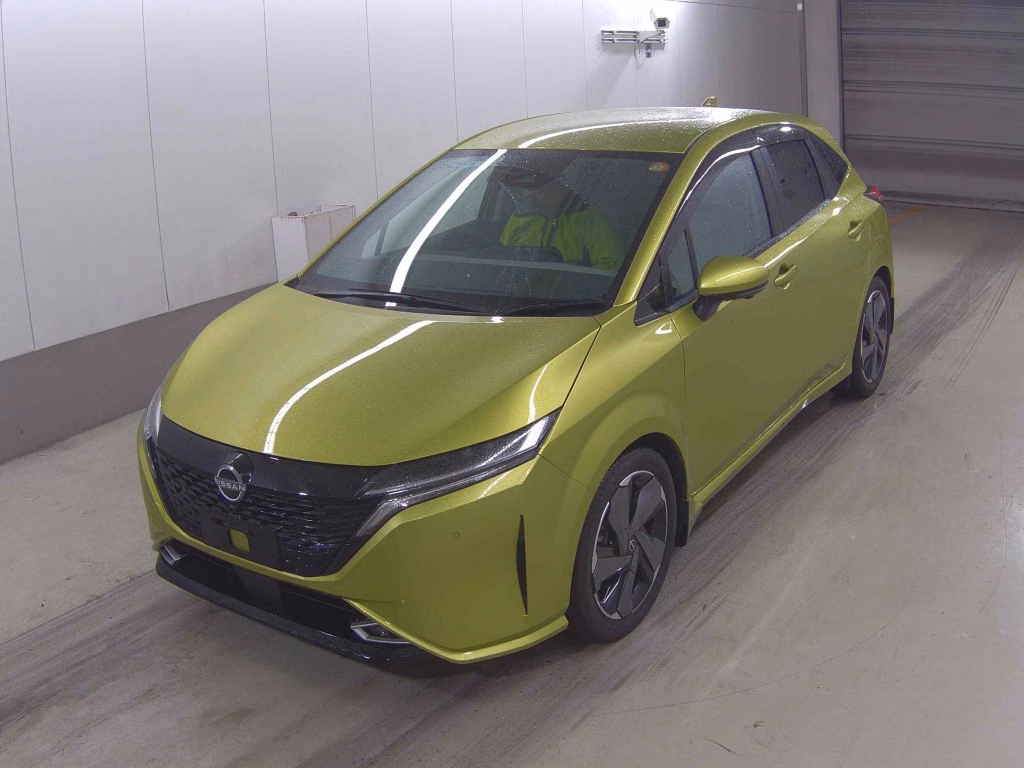 Nissan Aura