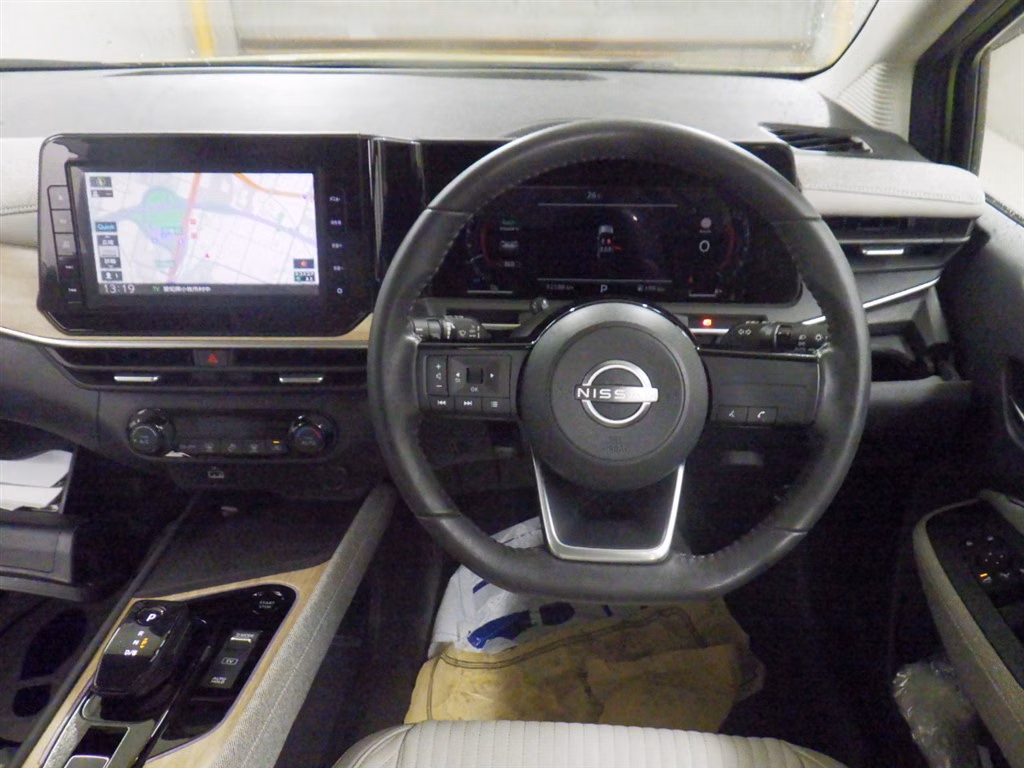 Nissan Aura