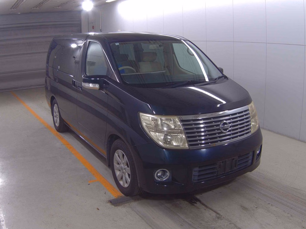 NISSAN ELGRAND