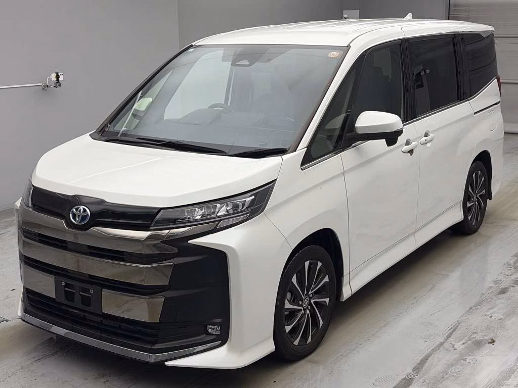 TOYOTA NOAH