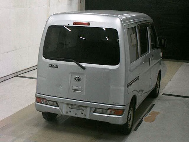 TOYOTA PIXIS VAN