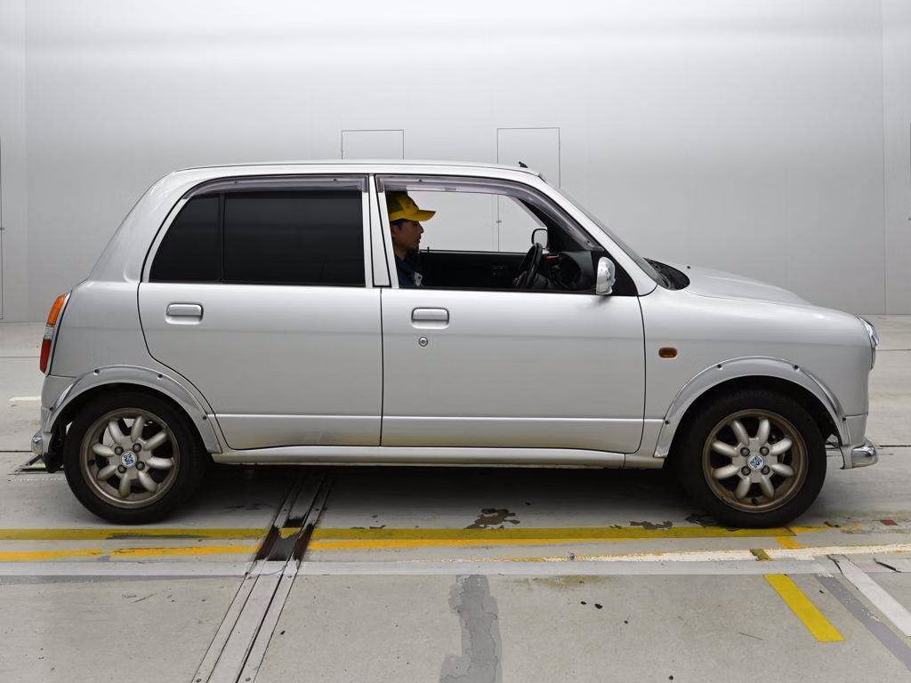 Daihatsu Mira Gino