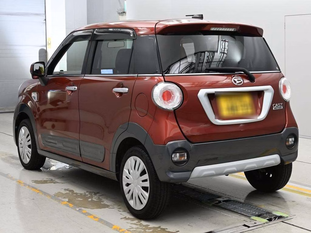 DAIHATSU CAST