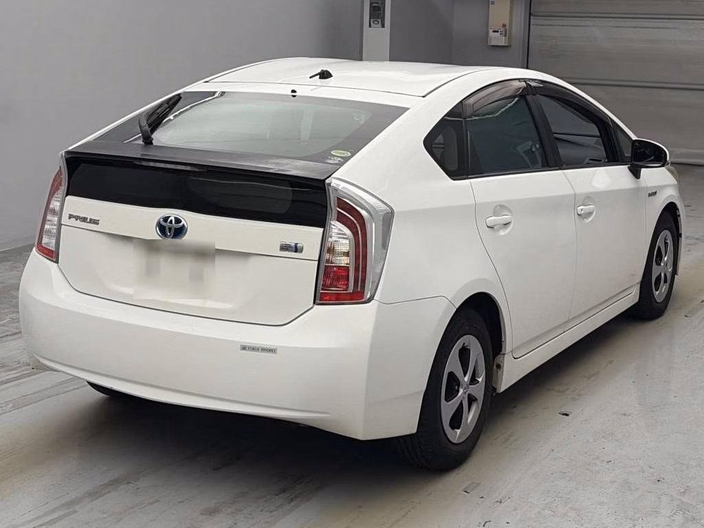 TOYOTA PRIUS