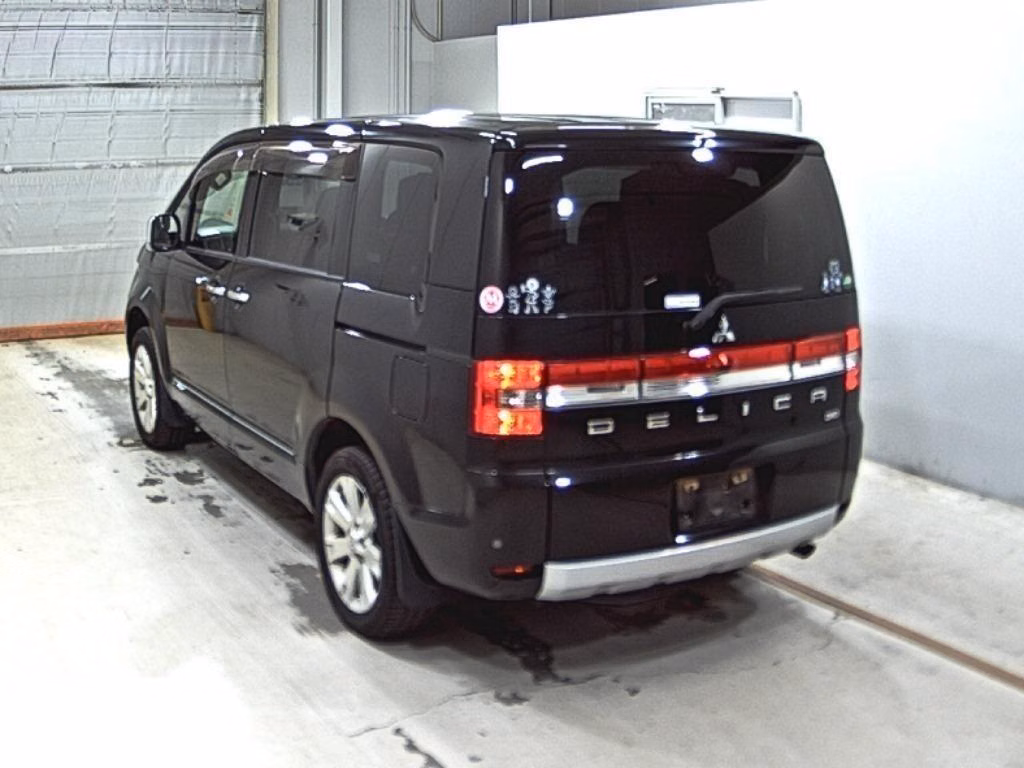 Mitsubishi Delica D:5