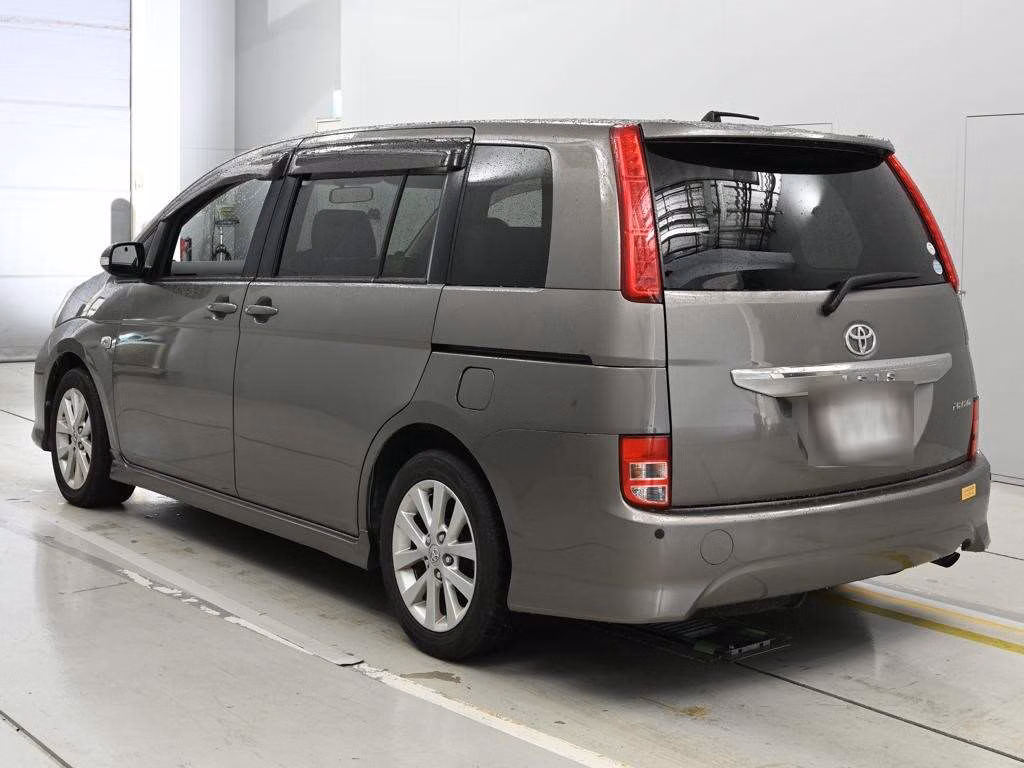 TOYOTA ISIS