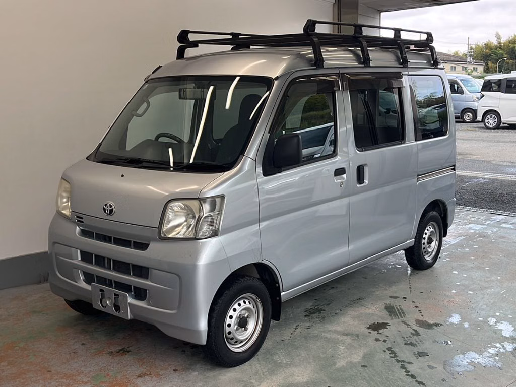 TOYOTA PIXIS VAN