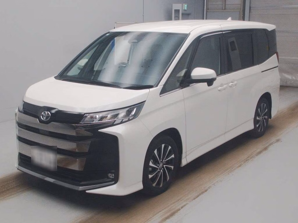 TOYOTA NOAH