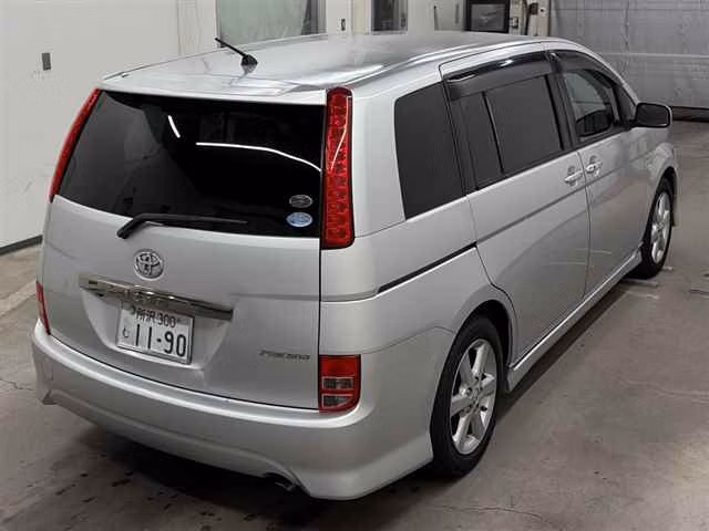 TOYOTA ISIS