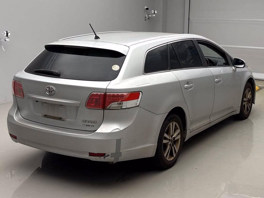 TOYOTA AVENSIS