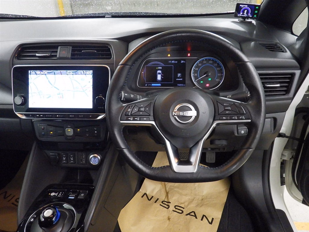 NISSAN LEAF