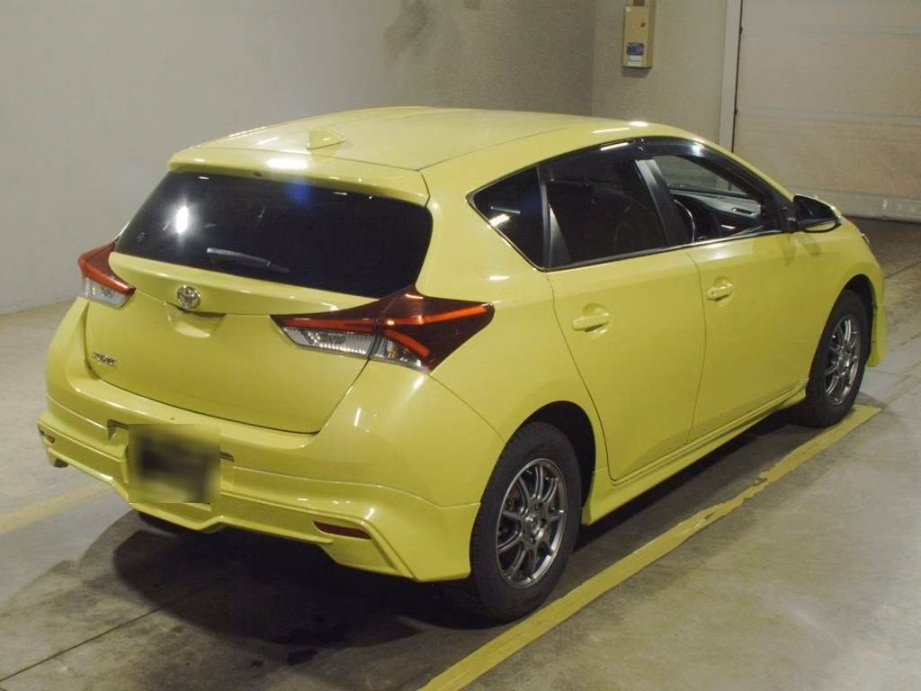 TOYOTA AURIS