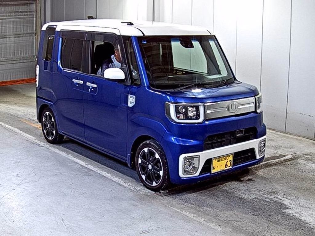 DAIHATSU WAKE
