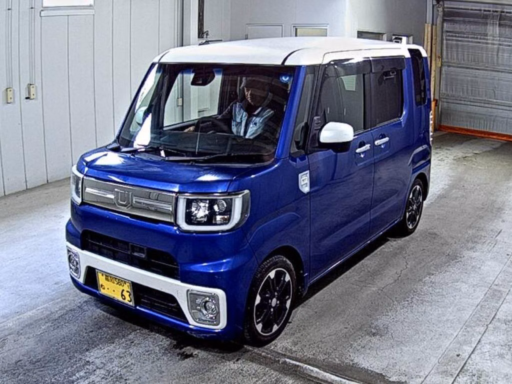 DAIHATSU WAKE