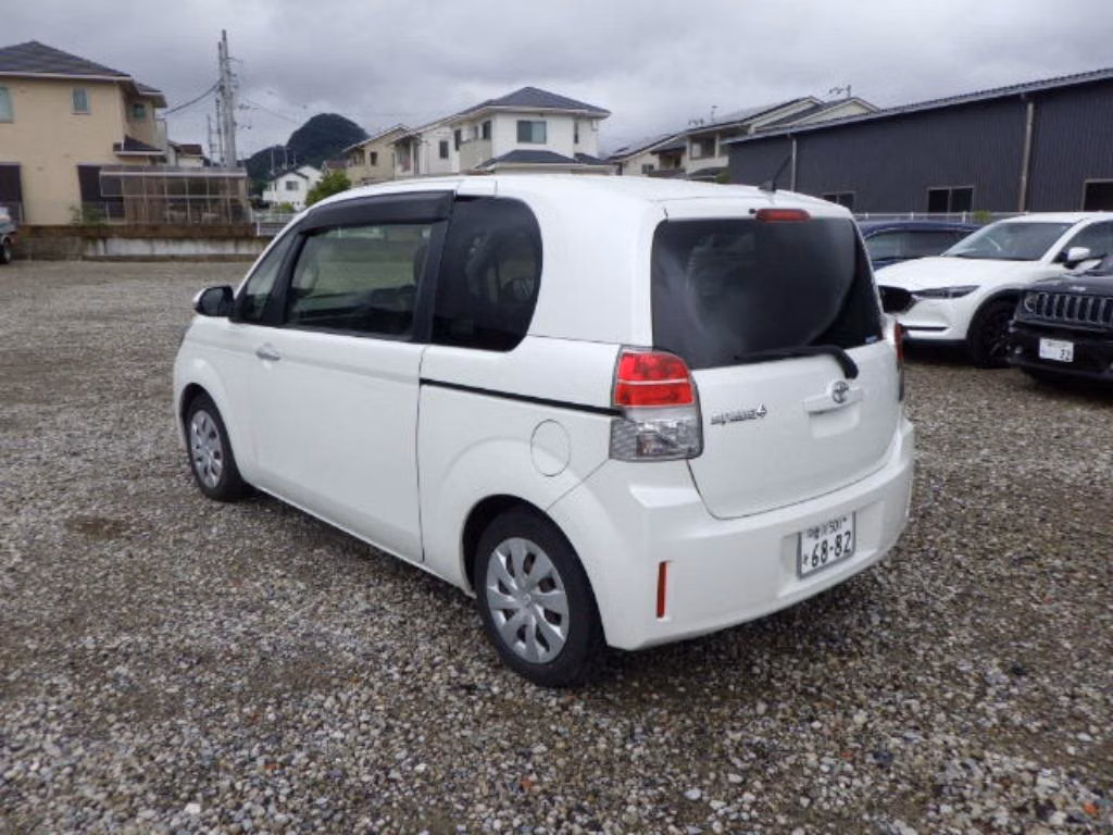 TOYOTA SPADE
