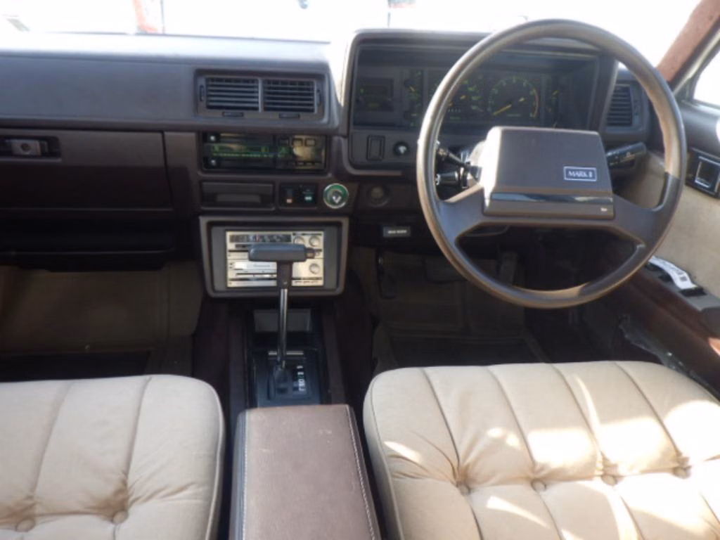 TOYOTA MARK II