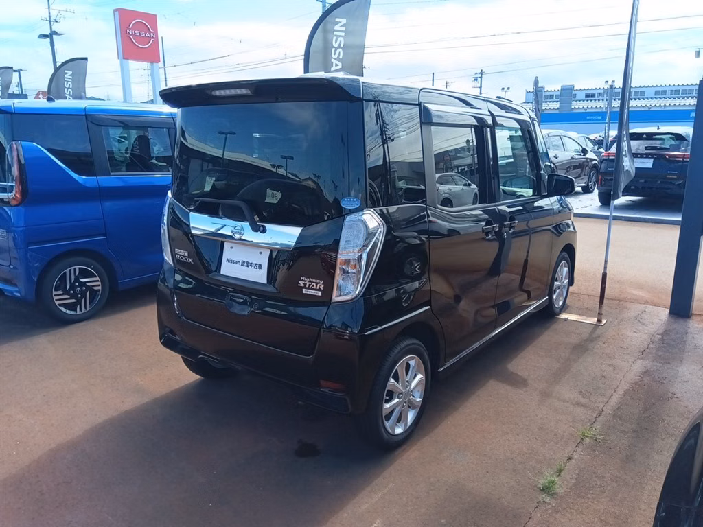 NISSAN DAYZ ROOX