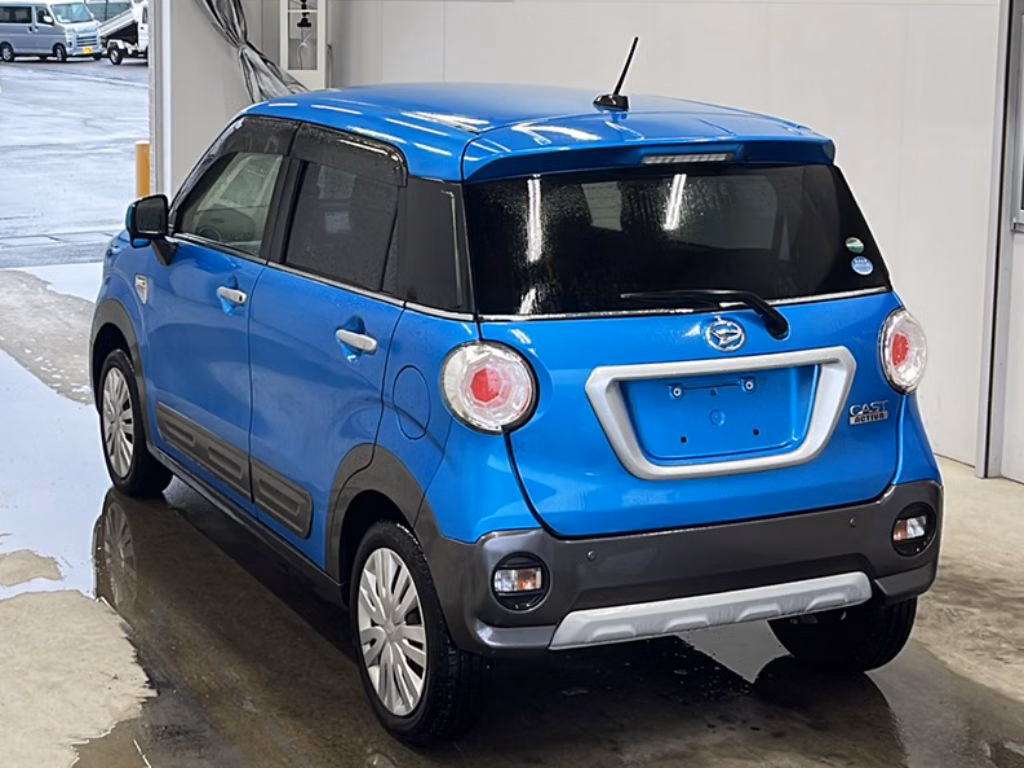 DAIHATSU CAST