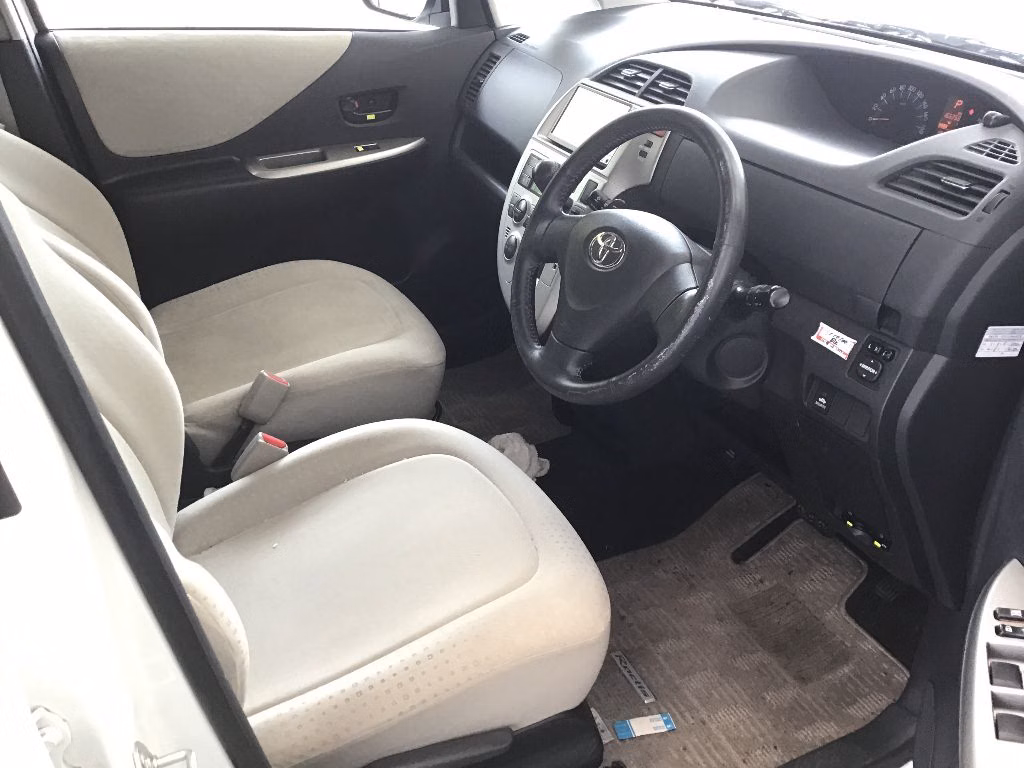 TOYOTA RACTIS