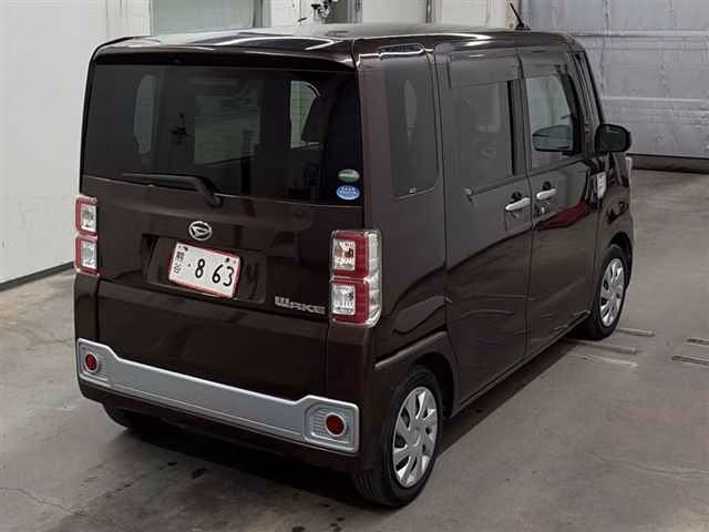 DAIHATSU WAKE