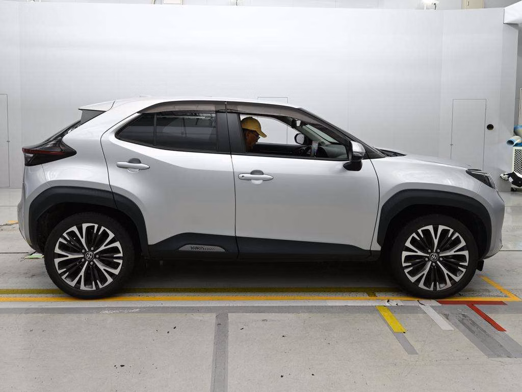 TOYOTA YARIS CROSS