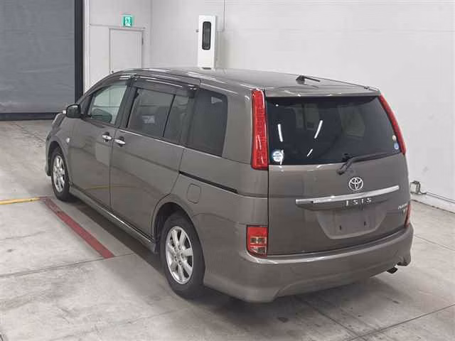 TOYOTA ISIS