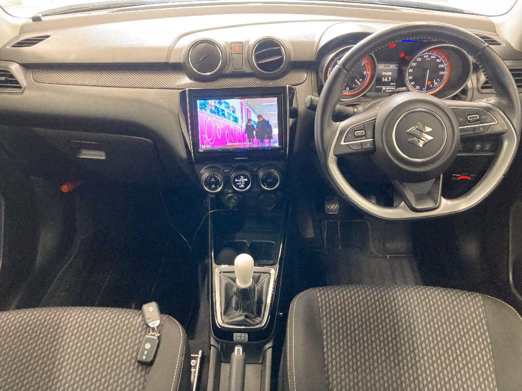 SUZUKI SWIFT