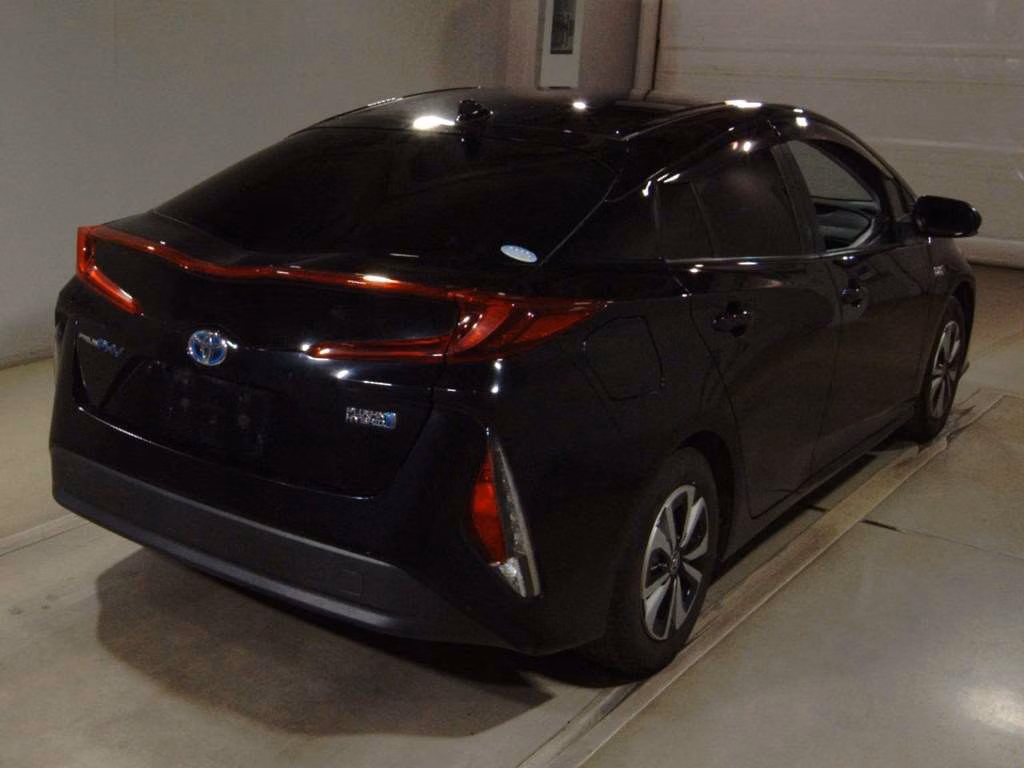 TOYOTA PRIUS PHV