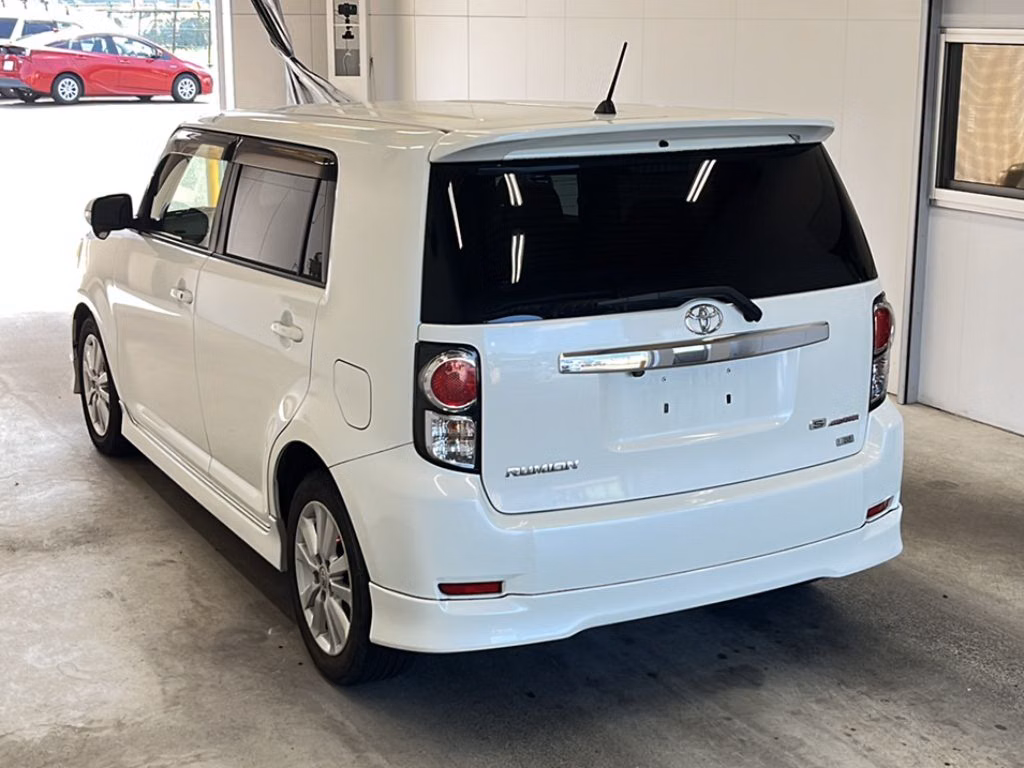 Toyota Corolla Rumion