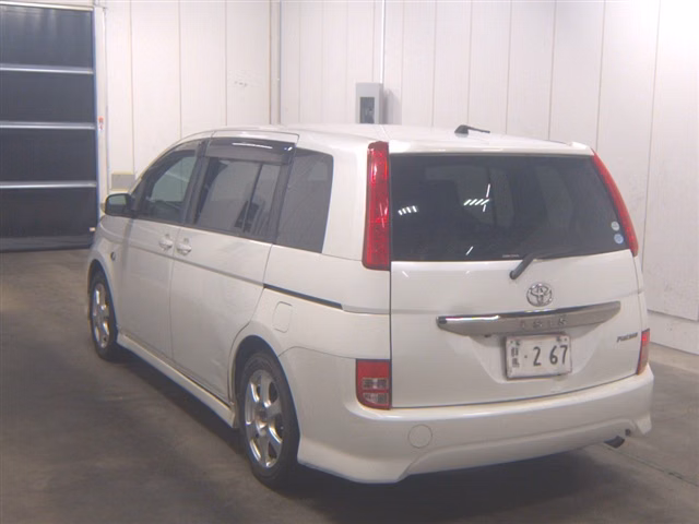 TOYOTA ISIS
