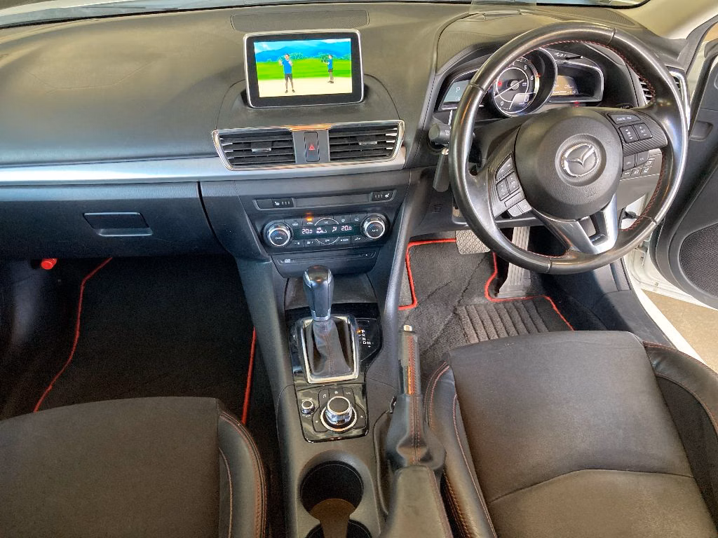 MAZDA AXELA