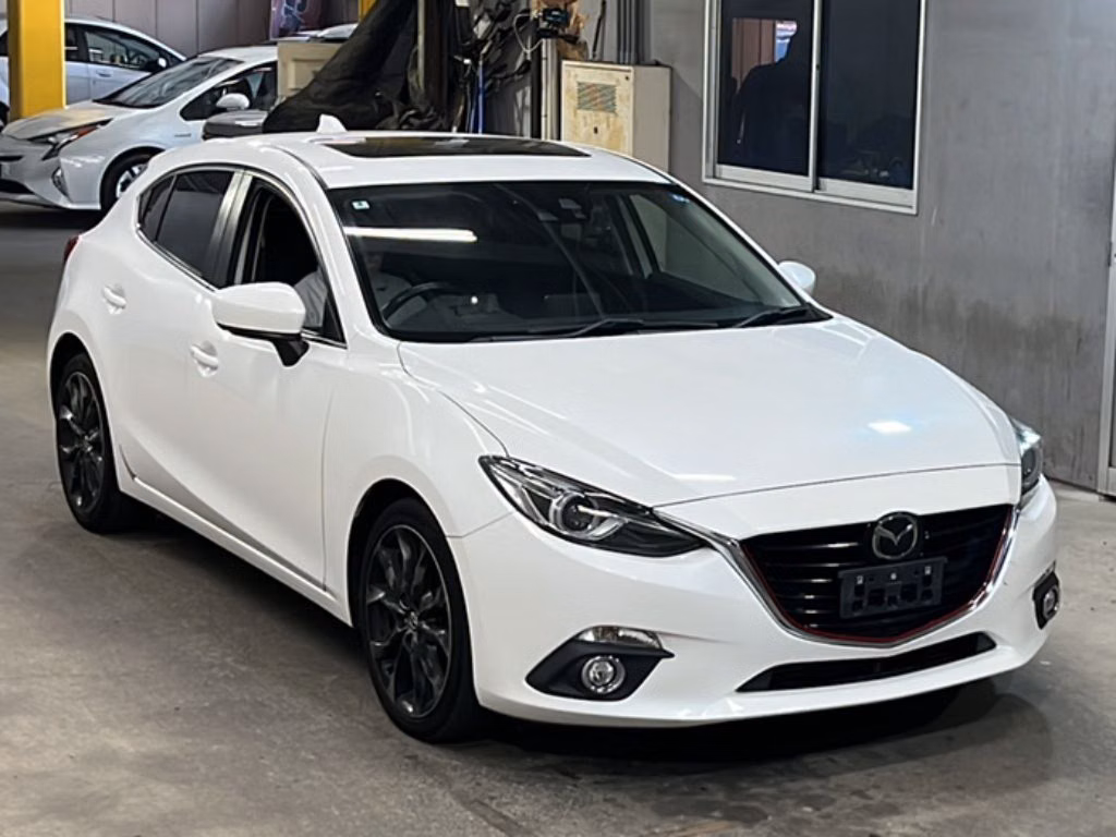 MAZDA AXELA