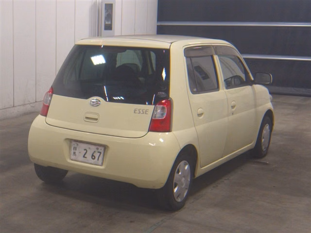 DAIHATSU ESSE
