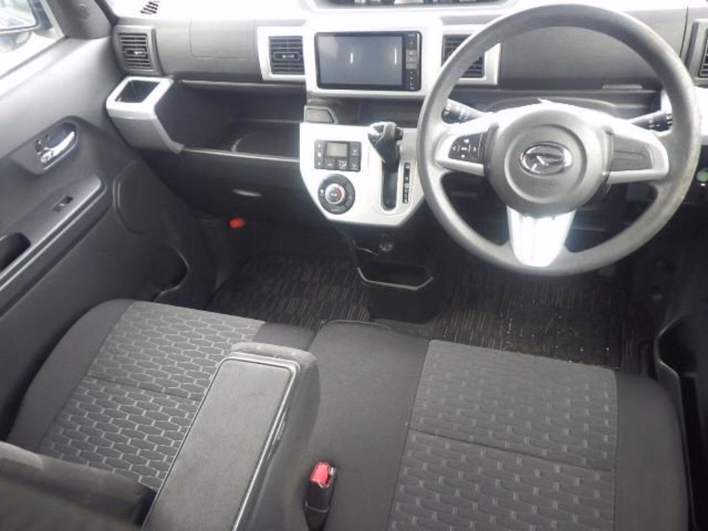 DAIHATSU WAKE