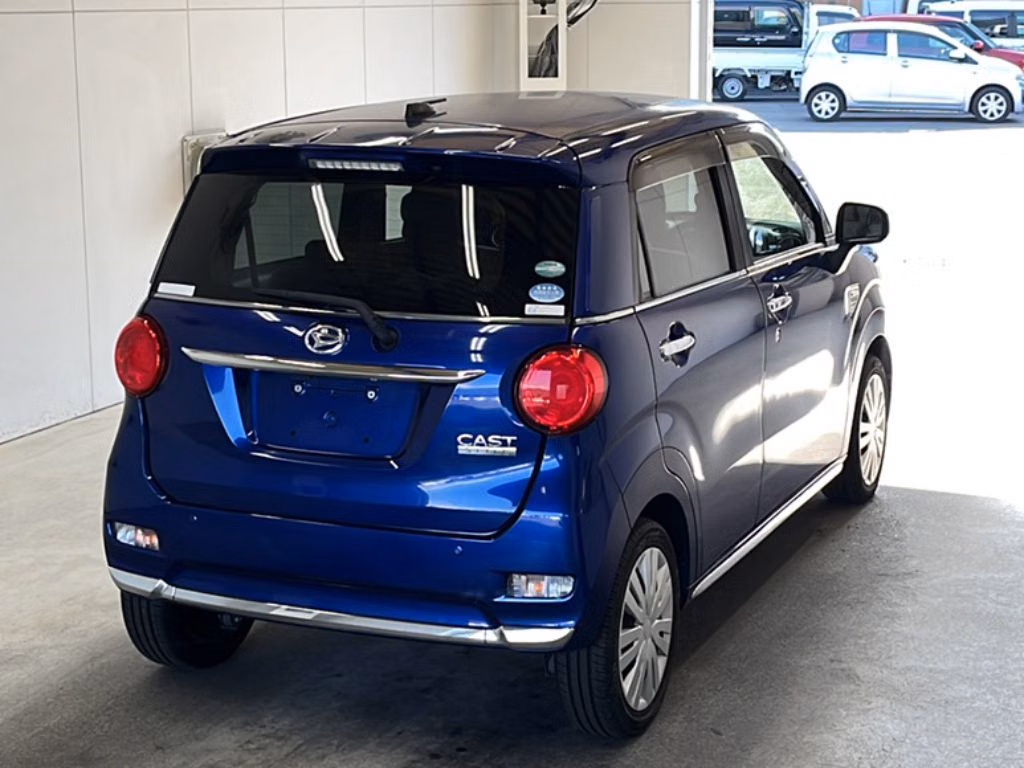 DAIHATSU CAST