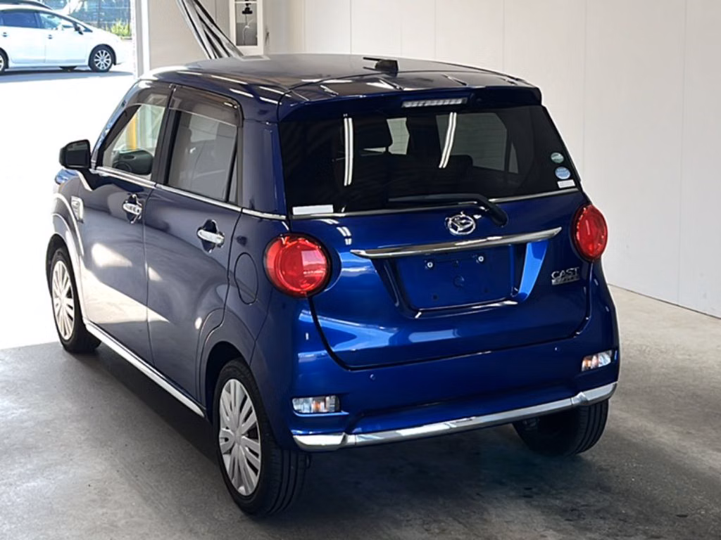 DAIHATSU CAST
