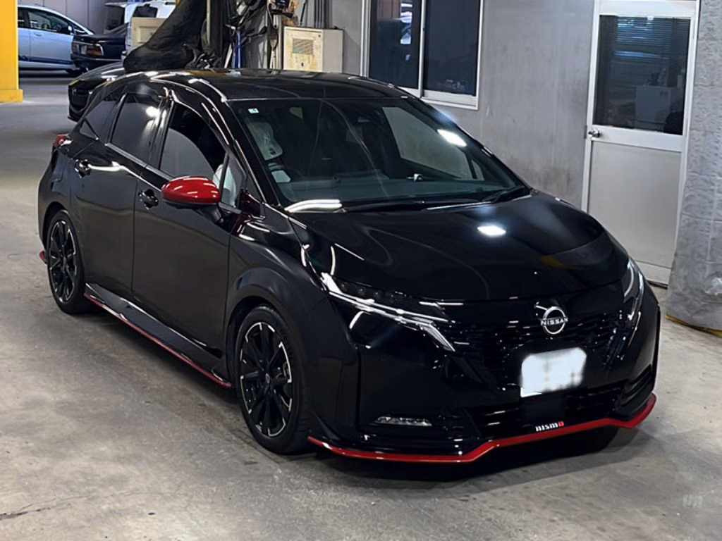 Nissan Aura