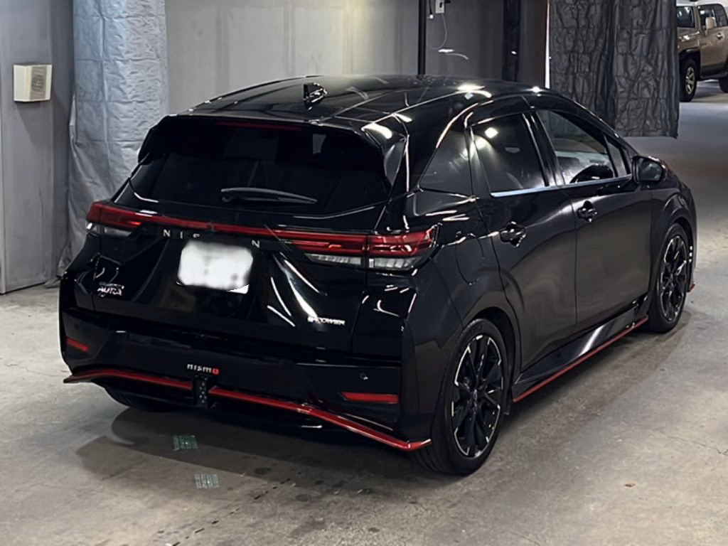 Nissan Aura