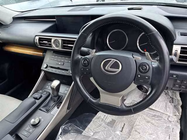 Lexus IS300h