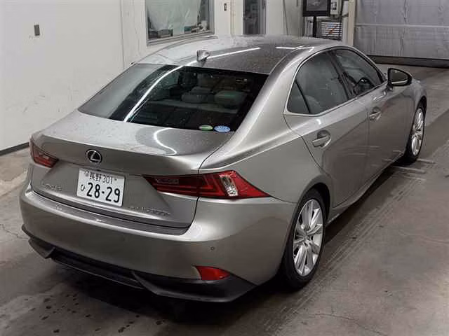 Lexus IS300h