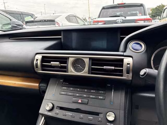 Lexus IS300h